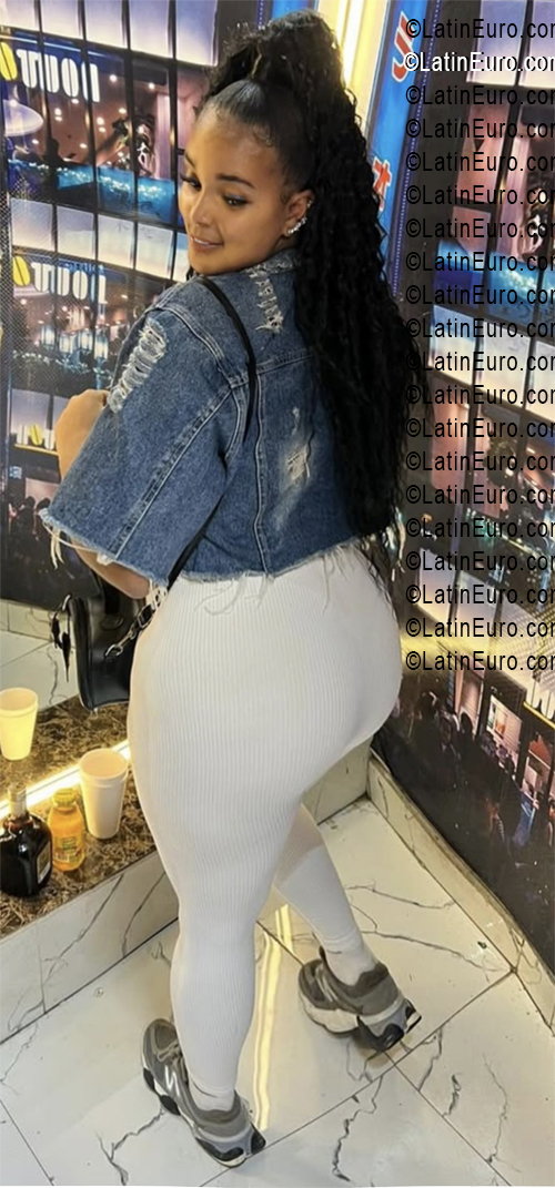 Date this cute Dominican Republic girl Darela from Santo Domingo DO55905