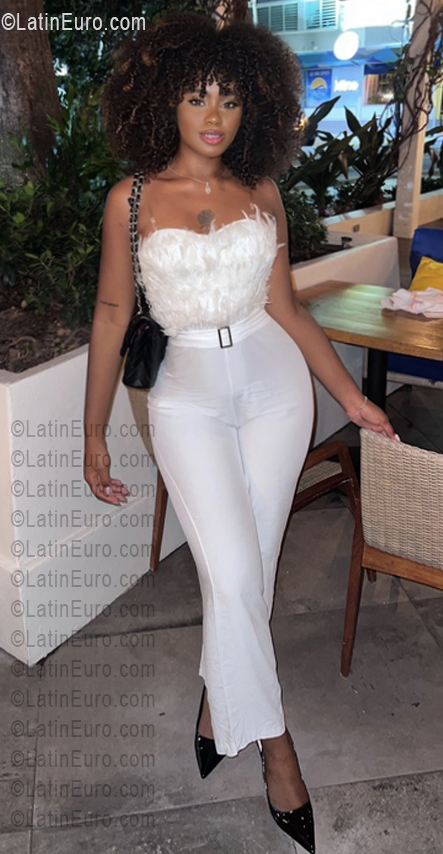 Date this pretty Puerto Rico girl Esmeilin from Caguas PR267