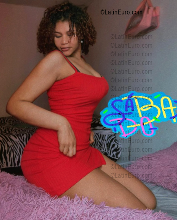 Date this charming Colombia girl Angelica from Bogota CO33637