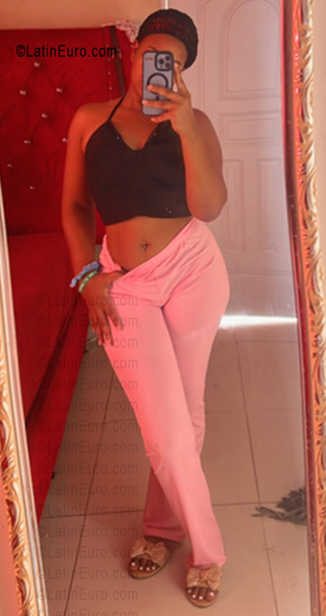 Date this funny Dominican Republic girl Lenin from Banica DO56050