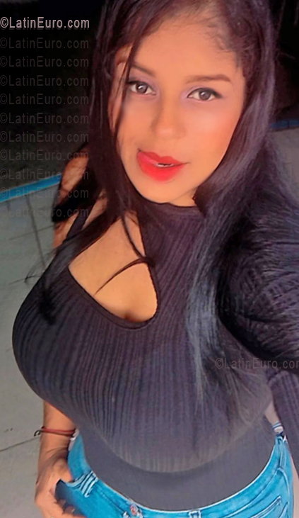 Date this athletic Venezuela girl Yary from Aragua VE5412