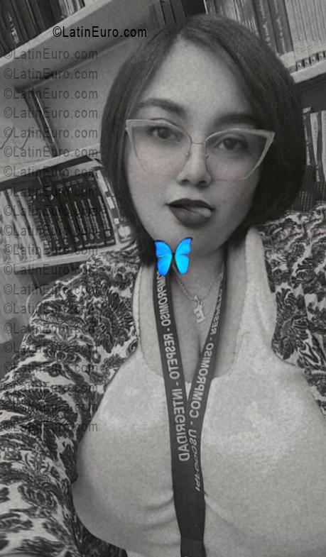 Date this athletic Dominican Republic girl Erni from Santo Domingo DO56083