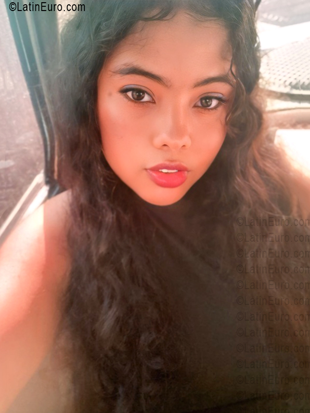 Date this exotic Dominican Republic girl Madeline from Banica DO56093