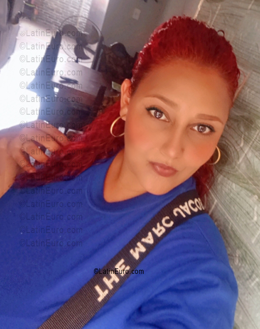 Date this hard body Venezuela girl YORLENYS from Caracas VE5441