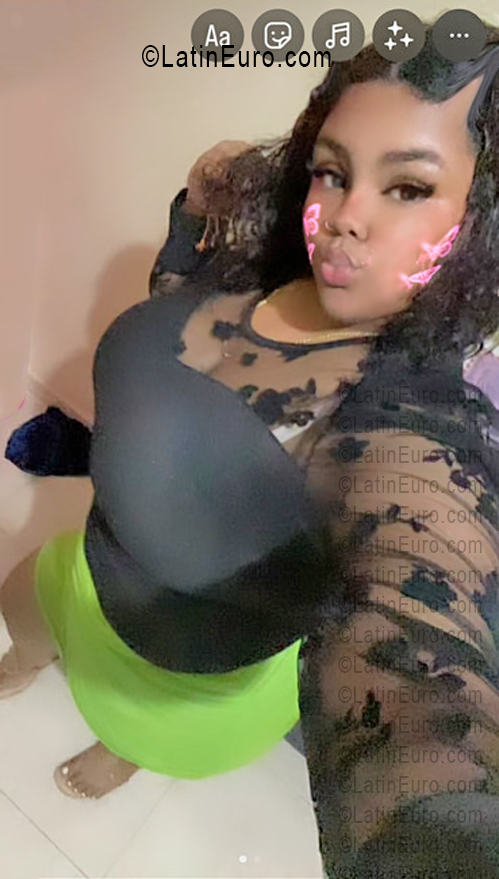 Date this attractive Dominican Republic girl Mercy from Mercy DO56133