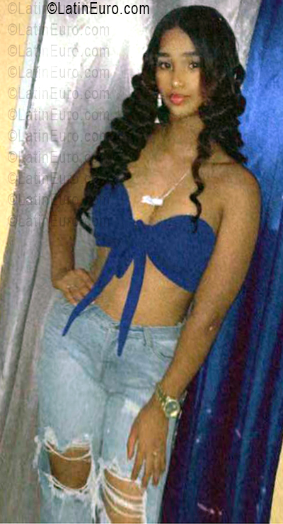 Date this young Dominican Republic girl Emely from Santiago DO56153