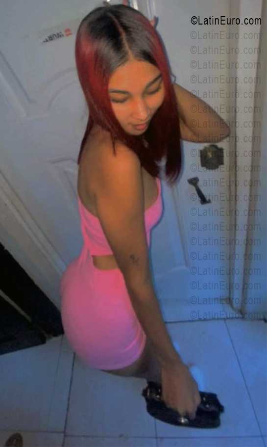 Date this sultry Dominican Republic girl Letizia from Santo Domingo DO56172