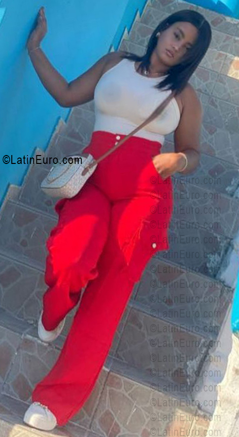 Date this sultry Dominican Republic girl Greysi from Santo Domingo DO56180