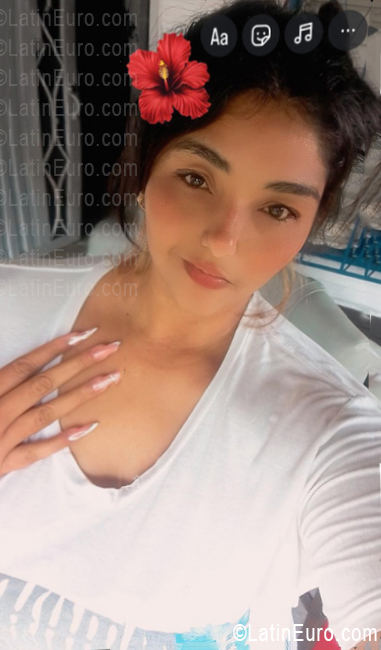 Date this pretty Colombia girl Kelly from Medellin CO33668