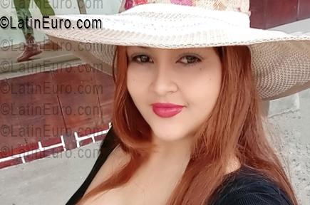 Date this beautiful Colombia girl Sol from Putumayo CO33669