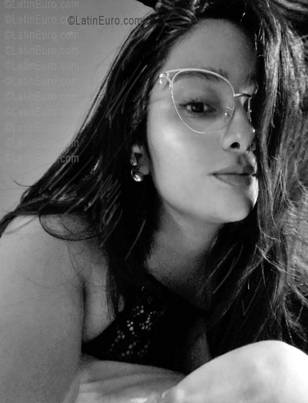 Date this beautiful Nicaragua girl Xilo from Managua NI330