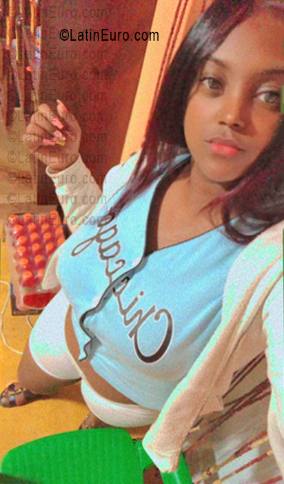 Date this sensual Dominican Republic girl Yossy from La Vega DO56206