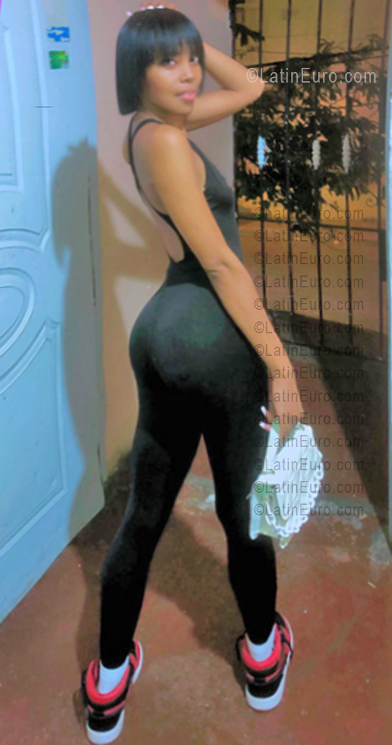 Date this young Dominican Republic girl Jhoa from Rep&amp;uacute;blica Dominicana DO56259