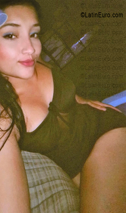 Date this beautiful Venezuela girl Emely from Maturin VE5596