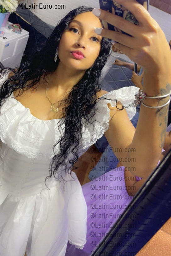 Date this stunning Dominican Republic girl Nefertari from San Cristobal DO56364