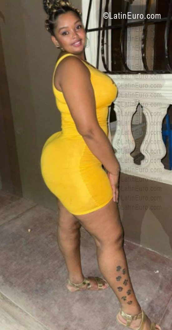 Date this stunning Dominican Republic girl Elizabeth from Puerto Plata DO56376