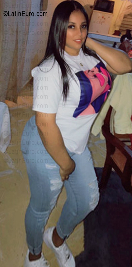 Date this pretty Dominican Republic girl Yelenny from Santo Domingo DO56386