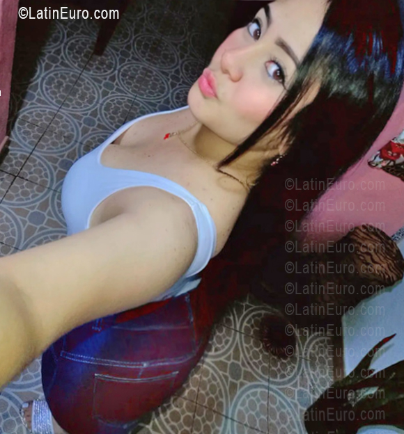 Date this beautiful Venezuela girl Yosmar from Caracas VE5686