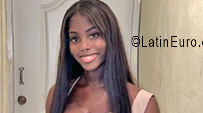 Date this foxy Dominican Republic girl Natalia from Romana DO56494