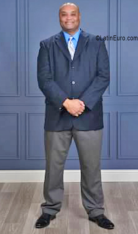 Date this young United States man Alvin from Dallas US25551