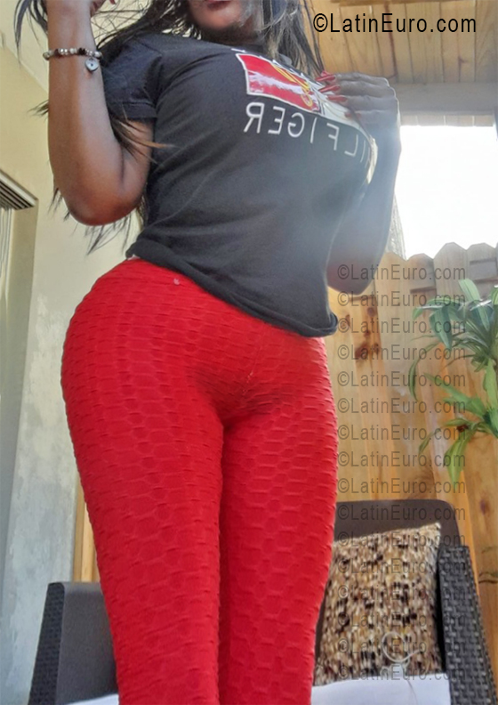 Date this sensual Dominican Republic girl Catalina from Santo Domingo DO56509