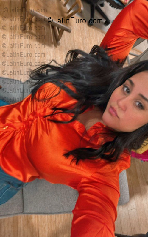 Date this georgeous Dominican Republic girl Elizabeth from Santo Domingo DO56535