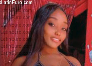 Date this gorgeous Dominican Republic girl Yessi from Santiago DO56559