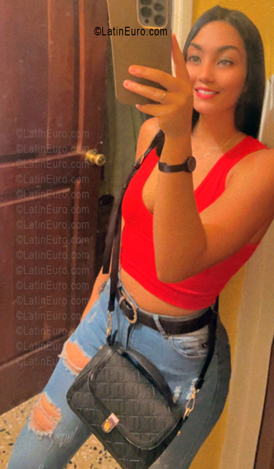 Date this delightful Dominican Republic girl Nicole from Santo Domingo DO56590