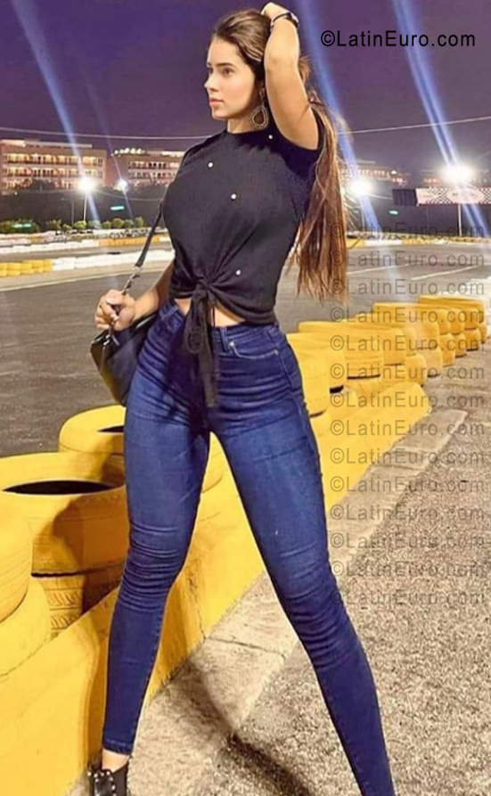Date this pretty Venezuela girl Migde from Caracas VE5715