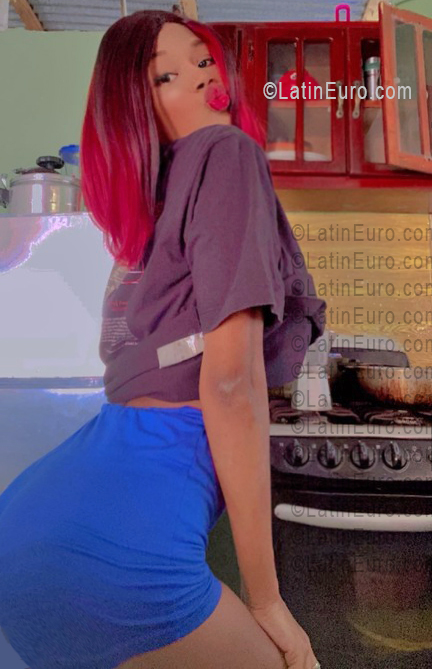 Date this nice looking Dominican Republic girl Ester from Santo Domingo DO56667