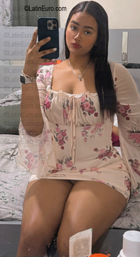 Date this passionate Dominican Republic girl Alondra from Santo Domingo DO56672