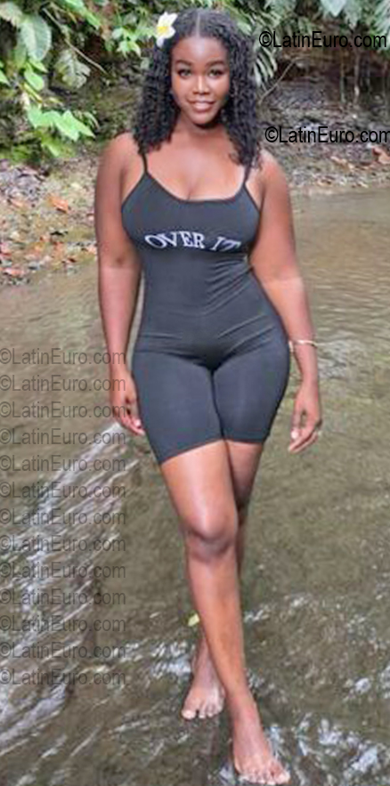 Date this good-looking Ecuador girl Narcisa from Esmeraldas EC1147