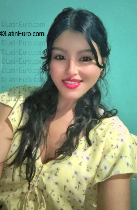 Date this voluptuous Honduras girl Evelin from San Pedro Sula HN3010