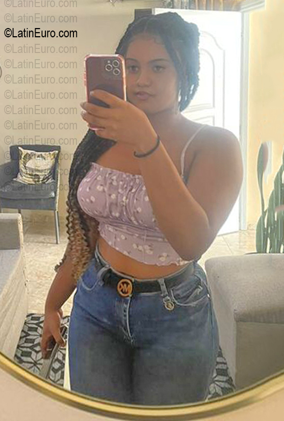 Date this good-looking Dominican Republic girl Yesy from La Altagracia DO56710