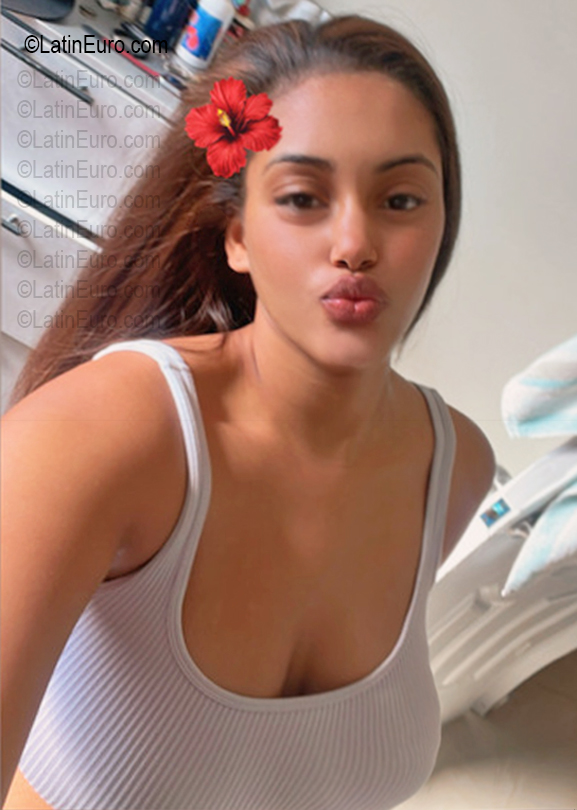 Date this cute Dominican Republic girl Maria from Santo Domingo DO56724