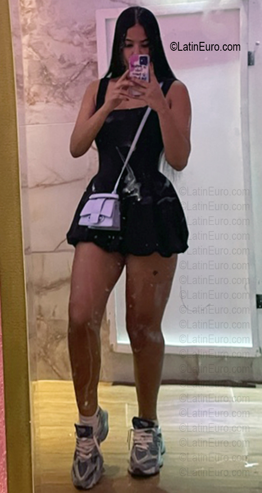 Date this young Dominican Republic girl Esca from La Altagracia DO56753