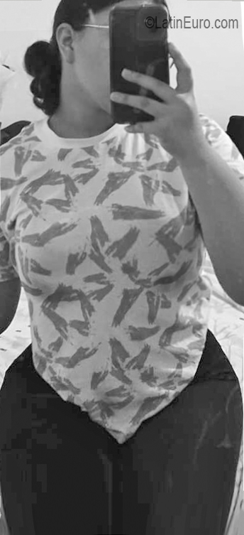 Date this pretty Honduras girl Mara from Tegucigalpa HN3017