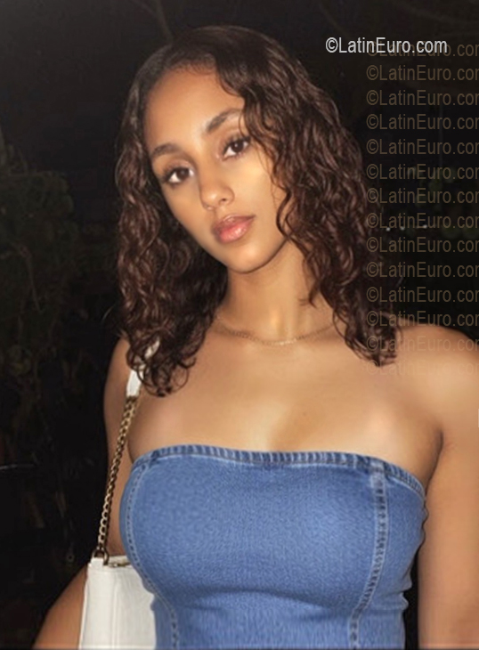 Date this georgeous Dominican Republic girl Mariel from La Vega DO56970