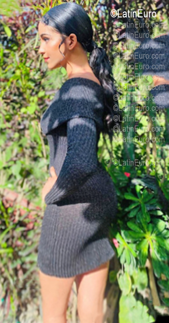 Date this athletic Dominican Republic girl Yaneris from Moca DO56973