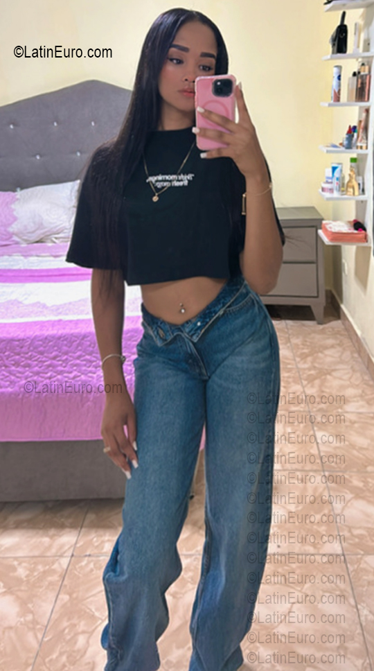 Date this good-looking Dominican Republic girl Julia from Santo Domingo DO56978