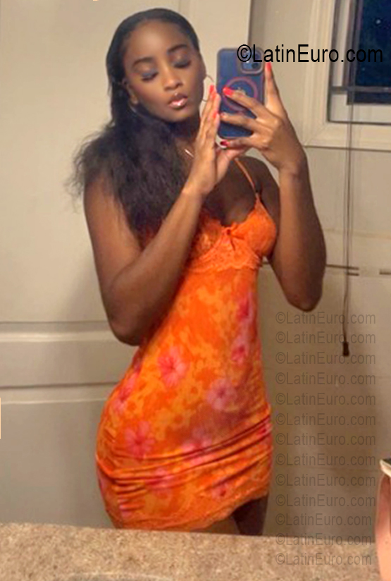 Date this attractive Jamaica girl Sherika from Kingston JM2752