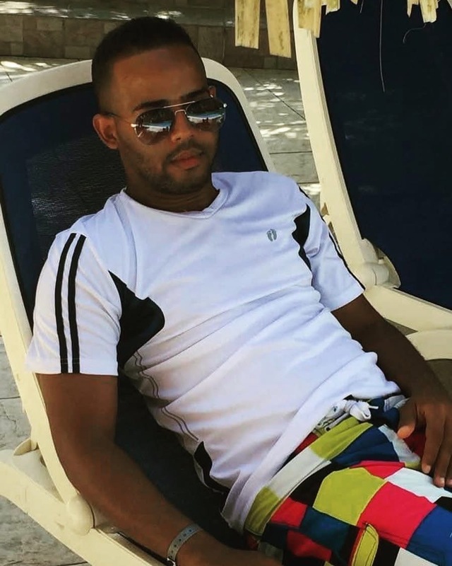 Date this foxy United States man Yefri from Corona Queen US25707