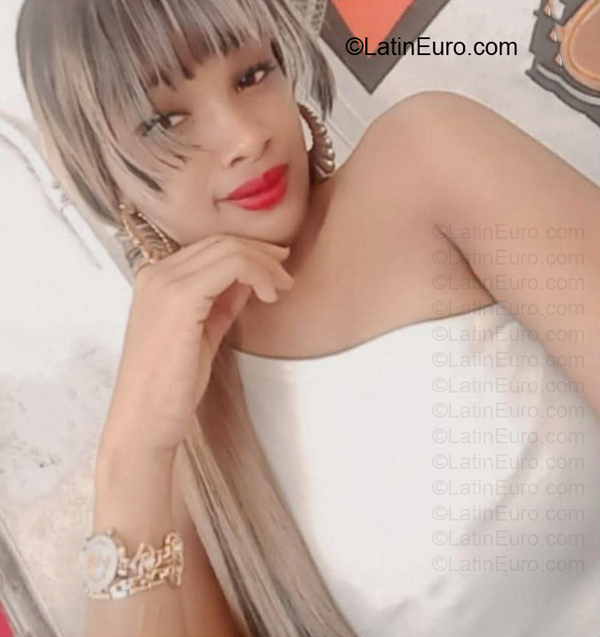 Date this good-looking Dominican Republic girl Chantal from Monte Plata DO57027