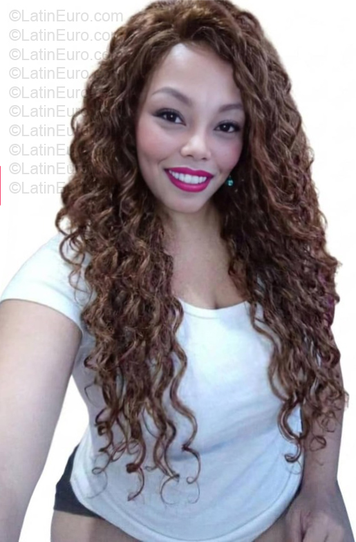 Date this foxy Venezuela girl Steycy from Caracas VE5746