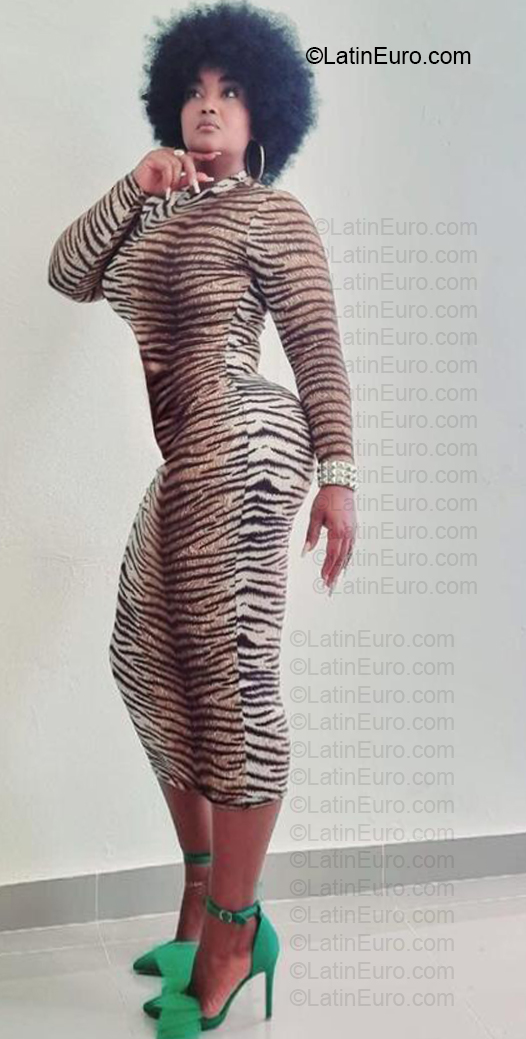 Date this georgeous Dominican Republic girl Negrita from Ato Mayor DO57063