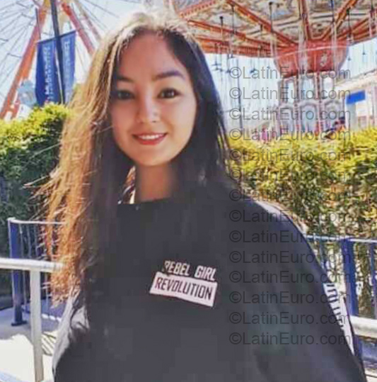 Date this charming Bolivia girl Lucia from Cercado BO163