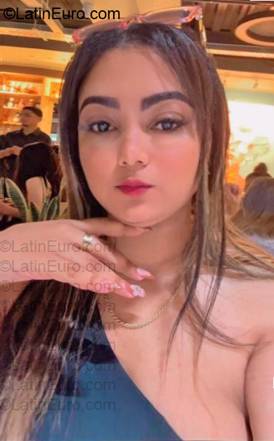 Date this stunning Dominican Republic girl Rossy from Santo Domingo DO57098