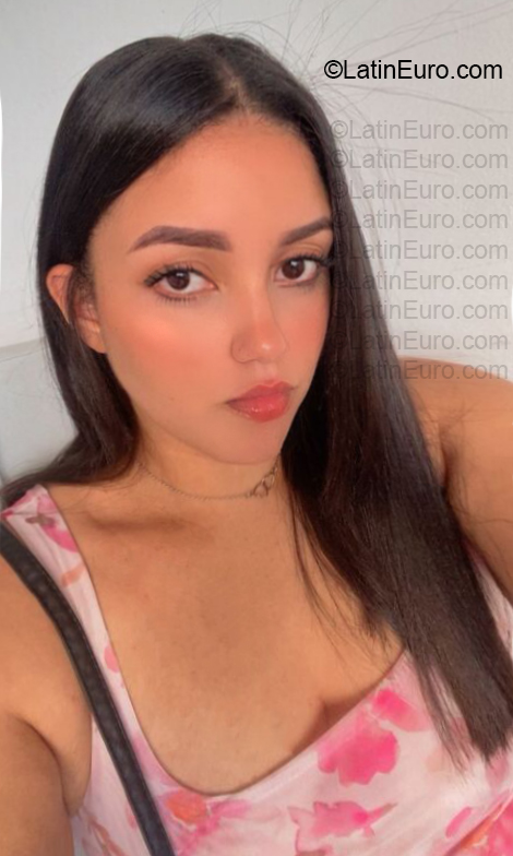 Date this voluptuous Dominican Republic girl Smeylin from Santiago DO57108