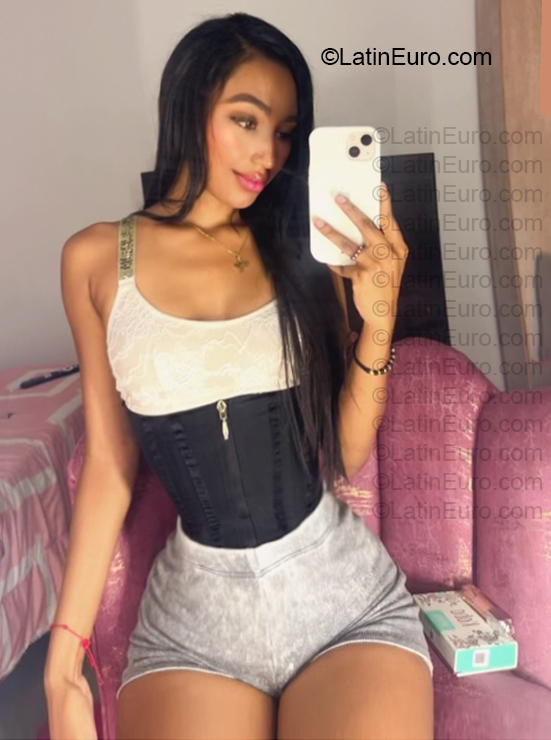 Date this hot Colombia girl Diana from Cali CO33891
