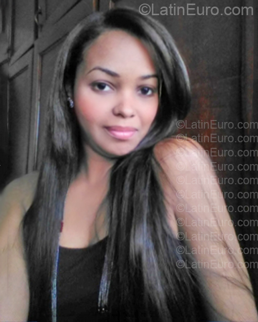 Date this sultry Dominican Republic girl Ivy from Santo Domingo DO57152